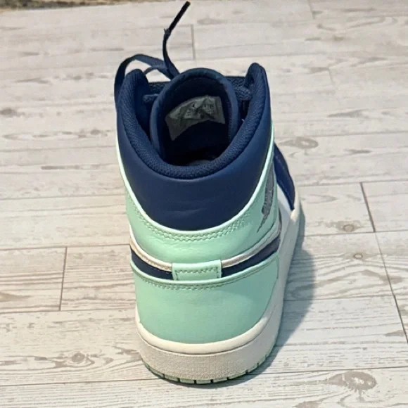 Men’s Nike Air Jordan 1 Mid “Blue Mint” Sneakers Size 9 - Picture 11 of 11